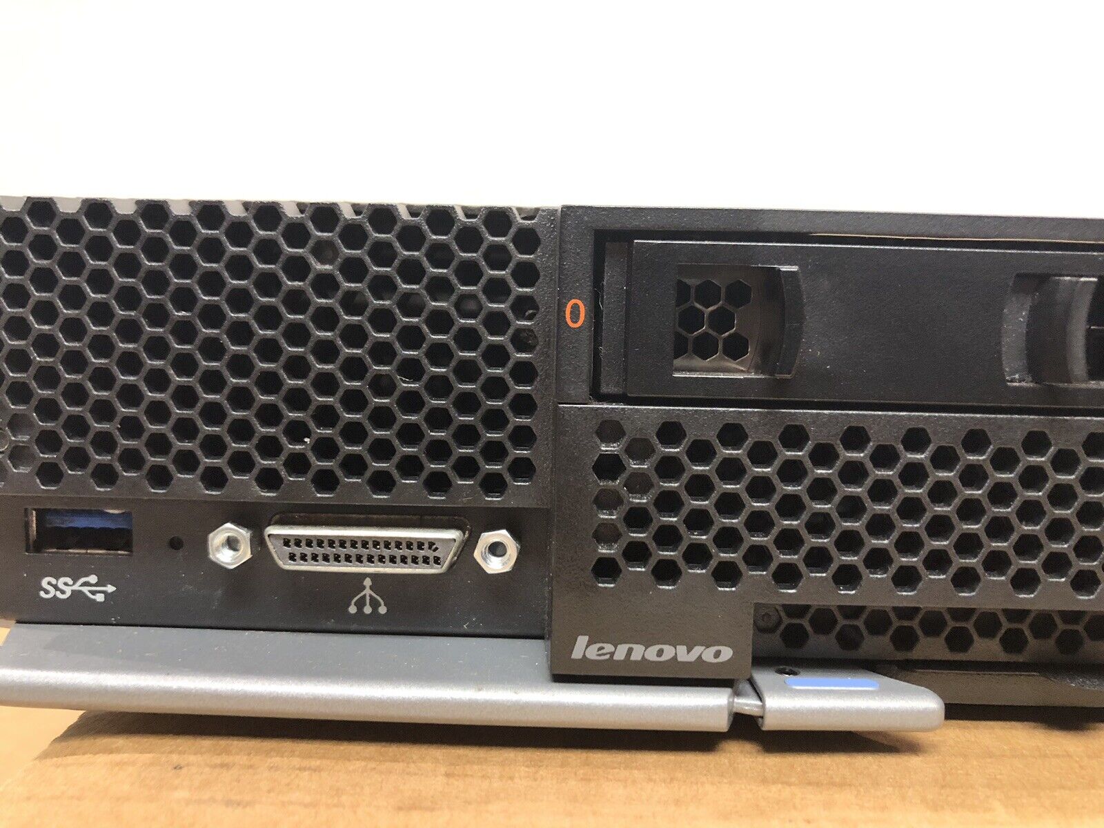 Lenovo FlexSystem x280 X6 Server Two E7-2880V2 2.5GHz 15/30 Core 256GB 2x SFF. - Image 3