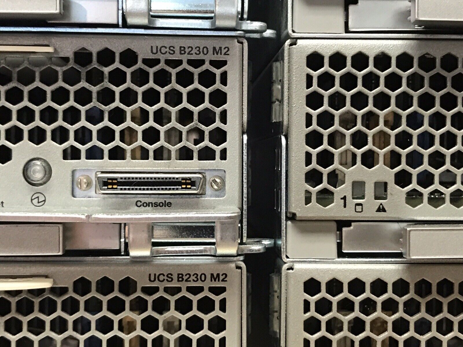 Cisco B230 M2 Two E7-2870 10 Core Blade Server 2x Tray 256GB RAM M81KR 800-34943. - Image 4